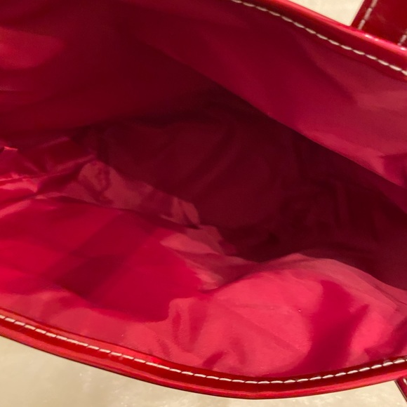 Red Bucket Tote with Matching Case for Lip Liners and Eyeliners - Picture 4 of 9